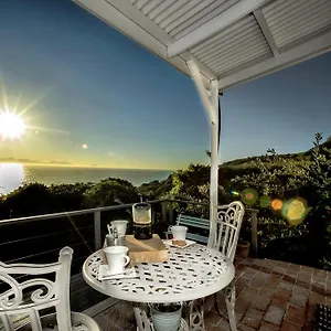 https://rocklands-seaside-bed-and-breakfast.hotels-capetown.com